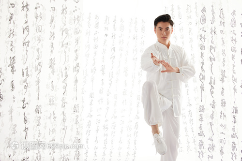 動(dòng)靜皆禪 太極男兒與中國(guó)風(fēng)的影像對(duì)話(huà)